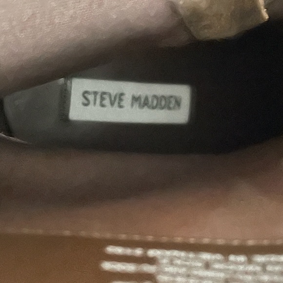 Steve Madden
Women's Brown Silvee Snip Toe Boot Size 9.5 - Picture 7 of 8